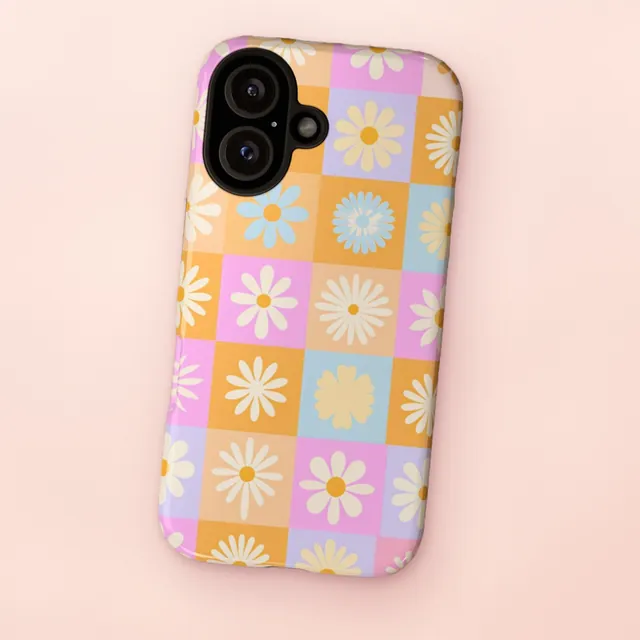 Handyhülle „Retro-Karo mit Blüten“: Hülle mit Gänseblümchen im Pastell-Karo